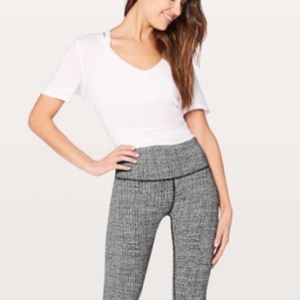 LULULEMON legging  chop Size 6 24”